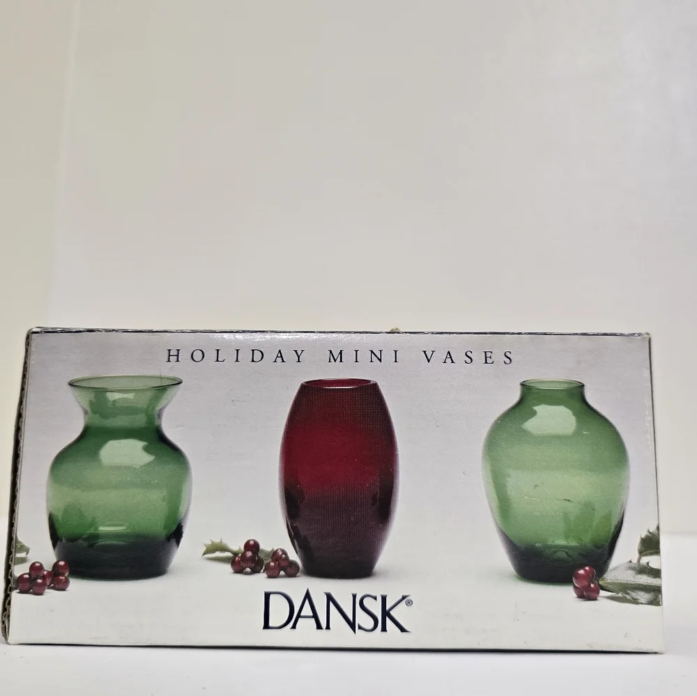 boxed DANSK‎ Mini Holiday Vases Set Glass Red Green Christmas Holiday Home Decor